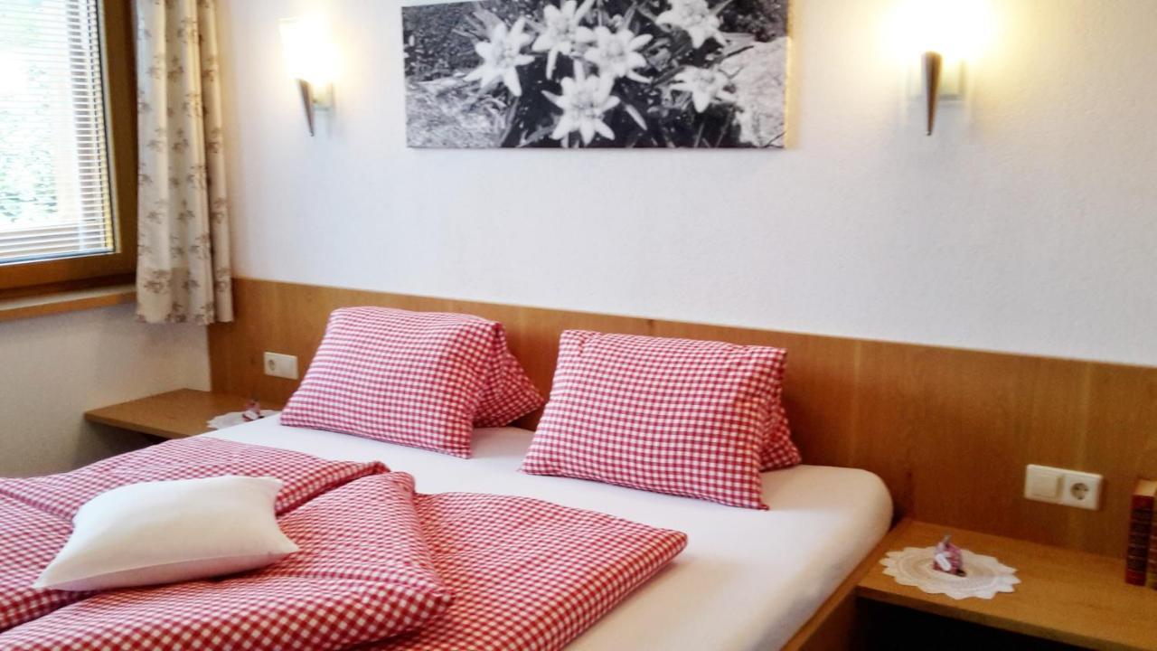 Gaestehaus Zedlacherhof Matrei in Osttirol Exteriör bild